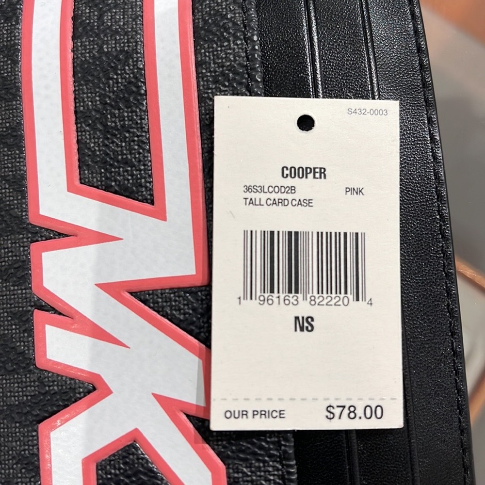 MICHAEL KORS MENS
Cooper Graphic Logo Tall Card Case
Style# 36S3LCOD2B
PINK 
NWT - Picture 2 of 16